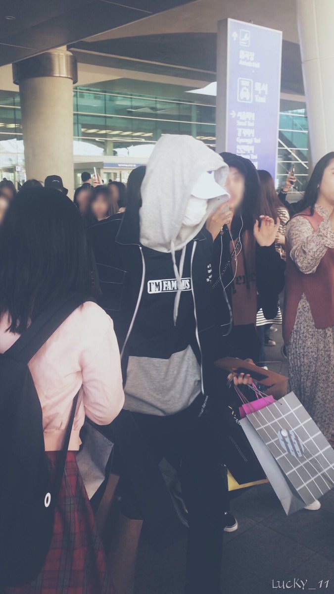 MY_LUCKINESS's tweet photo. 181014 #은혁 #Eunhyuk 인천공항 일본to한국 
눈 어디있어요...제발 눈을 좀 보여주세요🙉🙉🙉 https://t.co/LPGaAcXdDJ