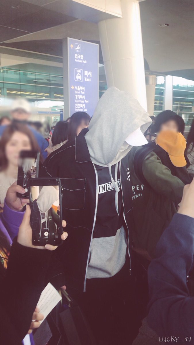 MY_LUCKINESS's tweet photo. 181014 #은혁 #Eunhyuk 인천공항 일본to한국 
눈 어디있어요...제발 눈을 좀 보여주세요🙉🙉🙉 https://t.co/LPGaAcXdDJ