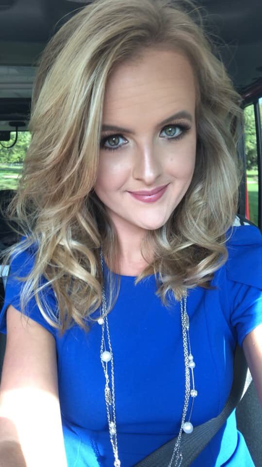 JessicaLinus2's tweet photo. All dressed up today and feeling really pretty! https://t.co/Quny5tdfOD
