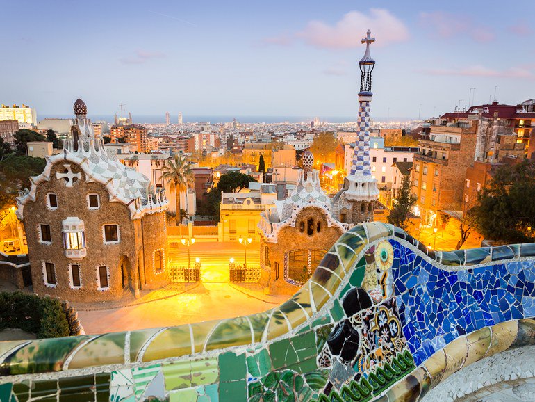 CNTraveler's tweet photo. The 6 most popular travel destinations in the world—and where you should go instead https://t.co/oPhApCdSip https://t.co/jIXgSf0bMc