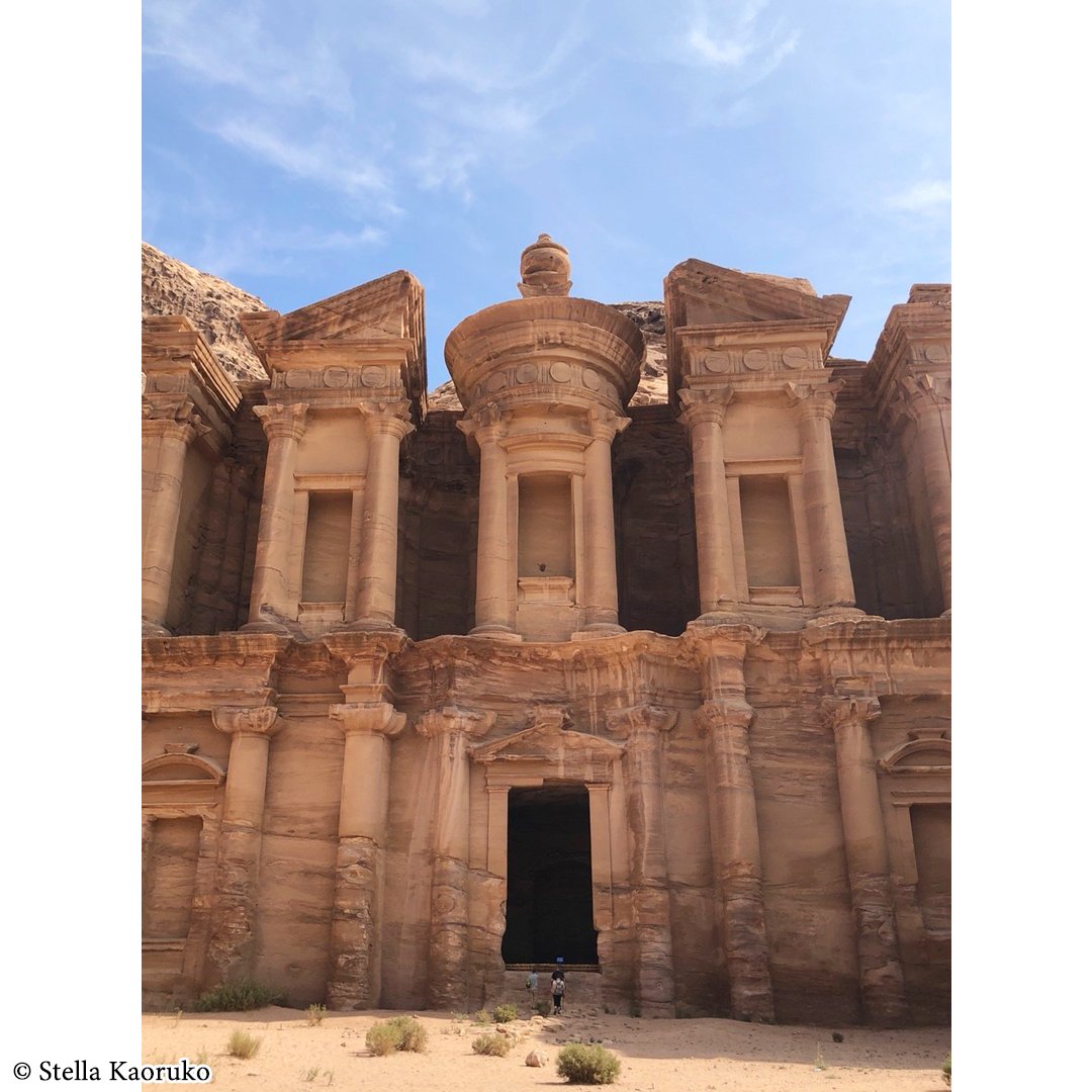 ステラ薫子 ヨルダンのペトラ遺跡 この周辺はメソポタミア文明の発祥の地域 古代は繁栄していましたが歴史の流れで国が次々と変わっていきました この地は人間は数々の歴史の名場面の舞台となった場所なのです ヨルダン ペトラ遺跡 メソポタミア文明