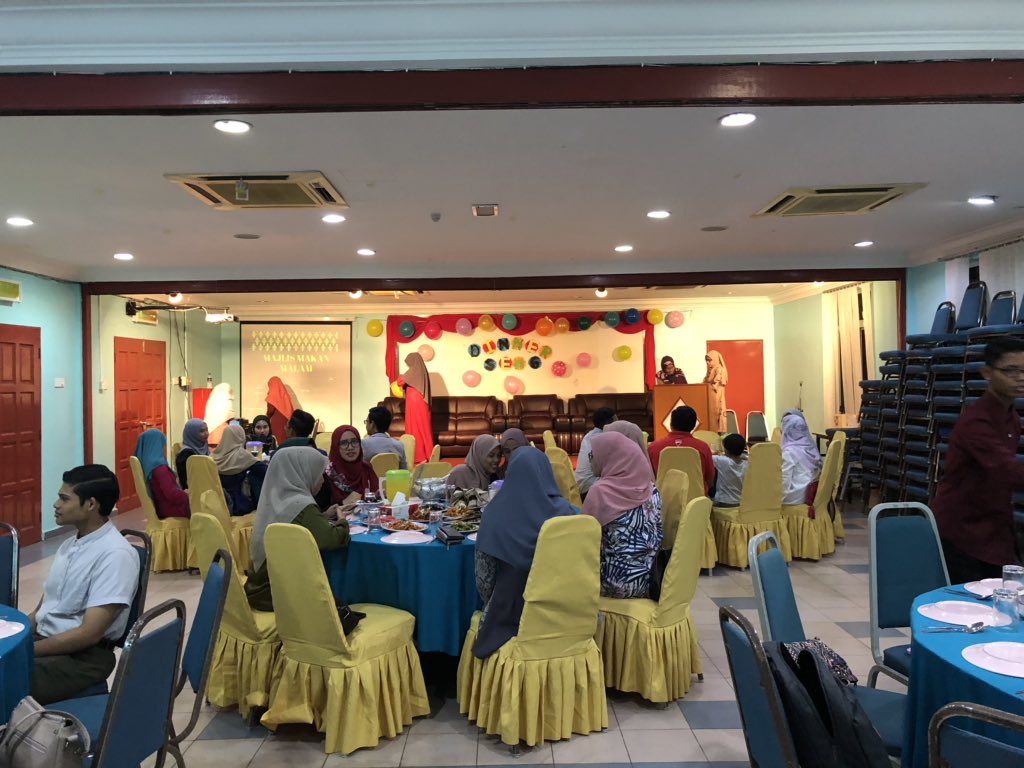 kesdik1920's tweet photo. Alhamdulillah selesai program terakhir untuk semester ini.
Majlis Makan Malam Dpik Sem 6 :) https://t.co/1bJIIvC4kQ