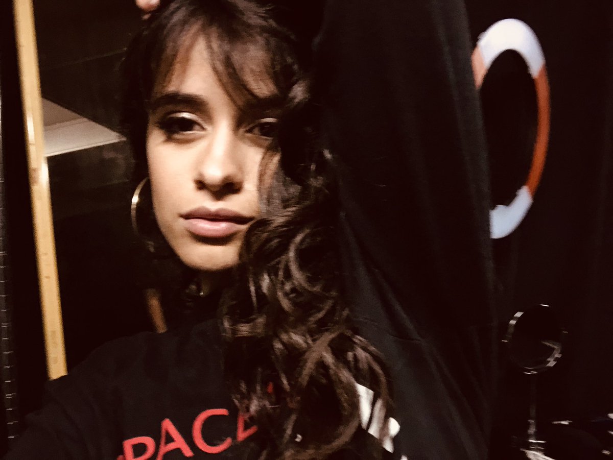 Camila_Cabello's tweet image. i can’t wait for Sao Paolo tomorrow 🇧🇷🇧🇷✨✨✨✨ boa noite, gostosaaaaas