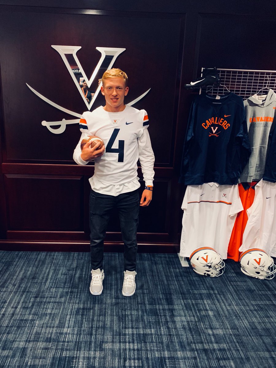 devinlester9's tweet photo. Had a great visit at UVA! Good win! #gowahoo @UVAFootball https://t.co/GTyLjPUawO