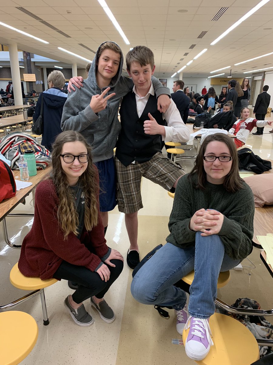 jhs_debate's tweet image. It’s going to be a great year! #firsttournament #kickapoo #glendale