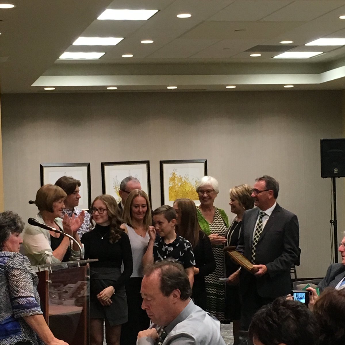 OttawaCCE's tweet photo. At the dinner-ceili after the AGM the Hamilton Irish Arts, the outgoing regional chair and @jimkelly2006 presented the Quinn family with the Canada East Music Hall of Fame award for their contribution to #irishtraditionalmusic #traditonalirishmusic #HamiltonCCE ๐ฎ๐ช๐ผ๐ป๐จ๐ฆ https://t.co/6gYYAzWUTN