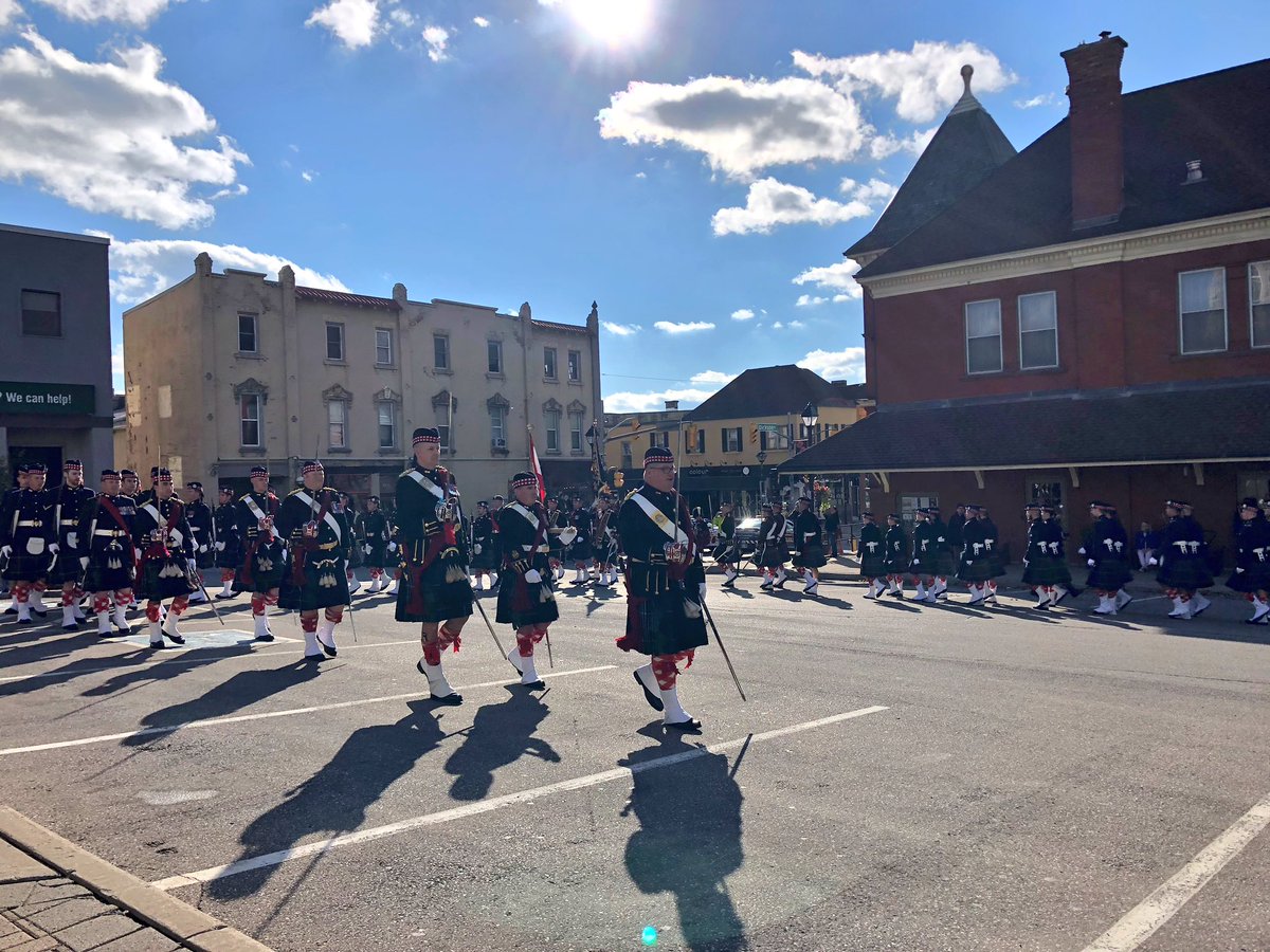 JJMcDonald14's tweet photo. LCol Coe @CO_RHFC marches the Bn past the dias on the #RHFC Change of Command Pde. Its Good to be a Fusilers !#DefenceNotDefiance #ArmyReserve https://t.co/KTXvJof9fM