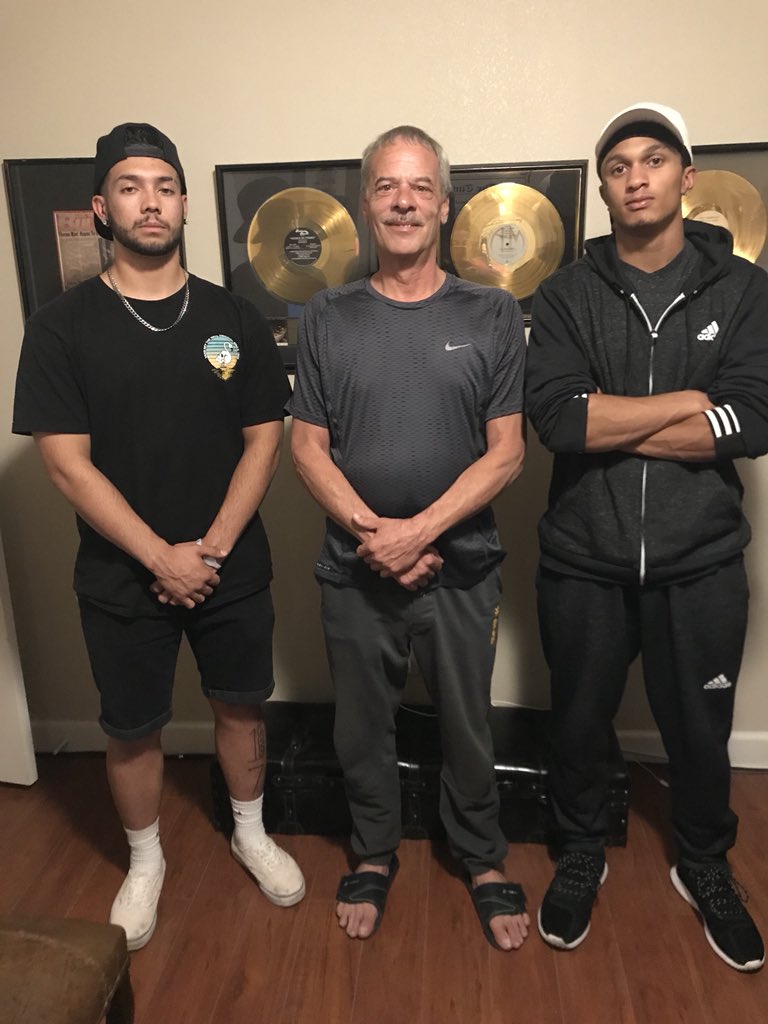 DEEJ__18's tweet photo. And we out! Vegas couldn’t have gone better! Thanks @codyfernley and #unfazedProductions for tagging along with me on this journey, big step but now the real work begins @IndoMcStankee @mostunlikelytoo @arches_golden @BradyWelch3 @18dunbari @ty_pow1 @Created2Shine1 @WattsRiggin https://t.co/kTfAietQ32