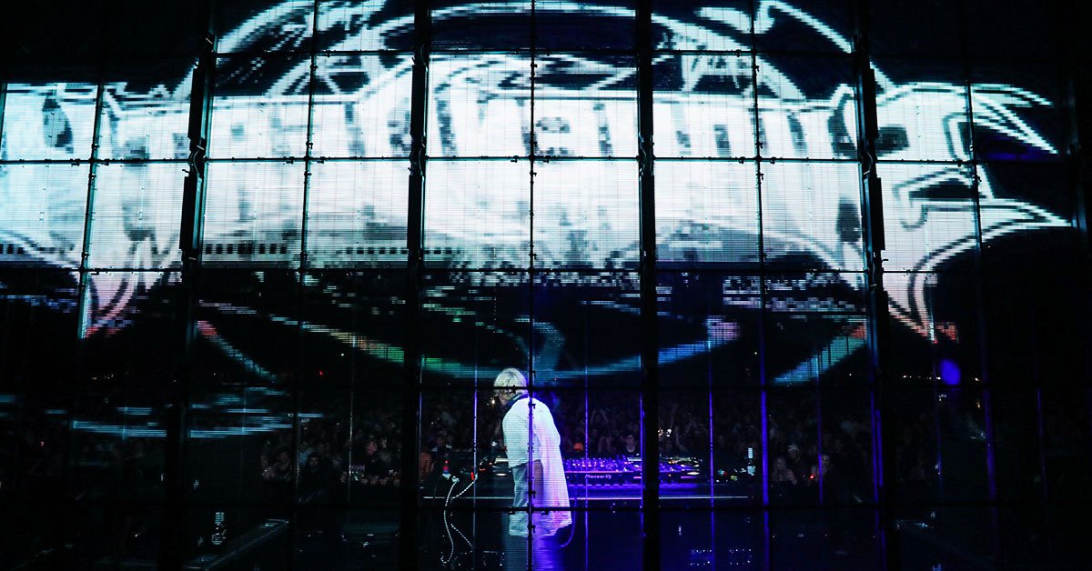 uscevents's tweet photo. ๐ค Stepping behind the curtain of reality with @svddendeathdub! #TheShellTour @snailmusic https://t.co/Q6AsR18wlk