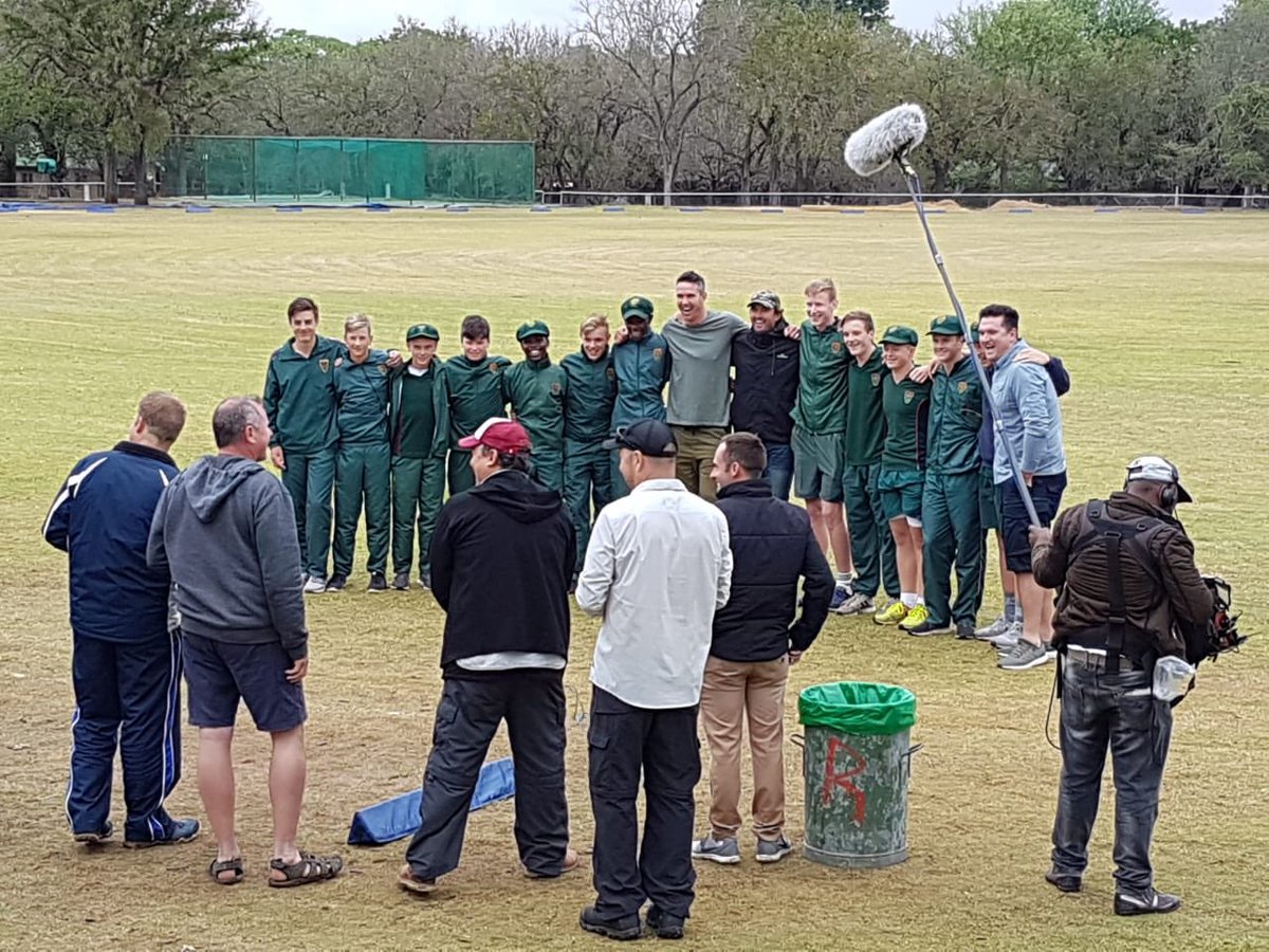 UplandsWR's tweet photo. The u15 Team is playing in KNP today. Look who they just met... @KP24 #cricket #uplandsfire https://t.co/N7TN8nfgCG