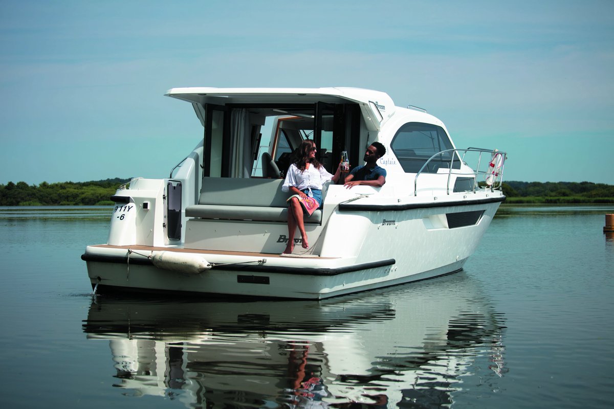 Check out late availability for half term! 

Whether you're exploring alone or part of a group; looking for a compact craft or a capacious cruiser, we've the perfect boat for you!

broomboatingholidays.com/broom-boat-com… 

#NorfolkBroads #Holiday