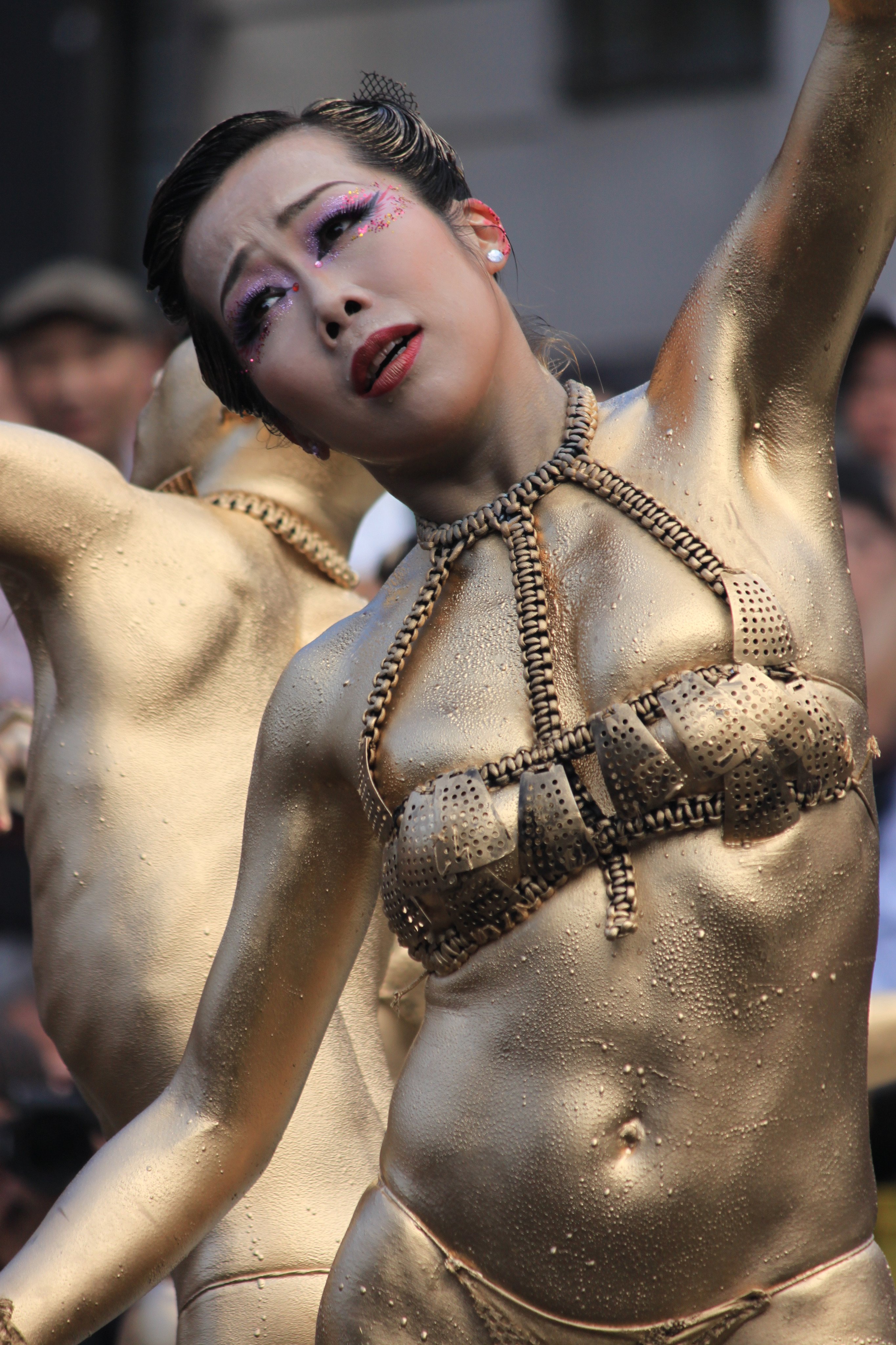 金粉ダンス エロ 