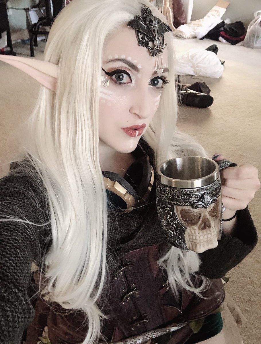 I was a steampunk elf at Renaissance Faire today. pic.twitter.com/CxBtiwh8g...