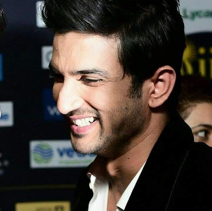 AishuSSR's tweet photo. Pata hai tumhari smile kitani dangerous hai😍😶 @itsSSR #SSR #Bae😻 https://t.co/xVj14LJgtz