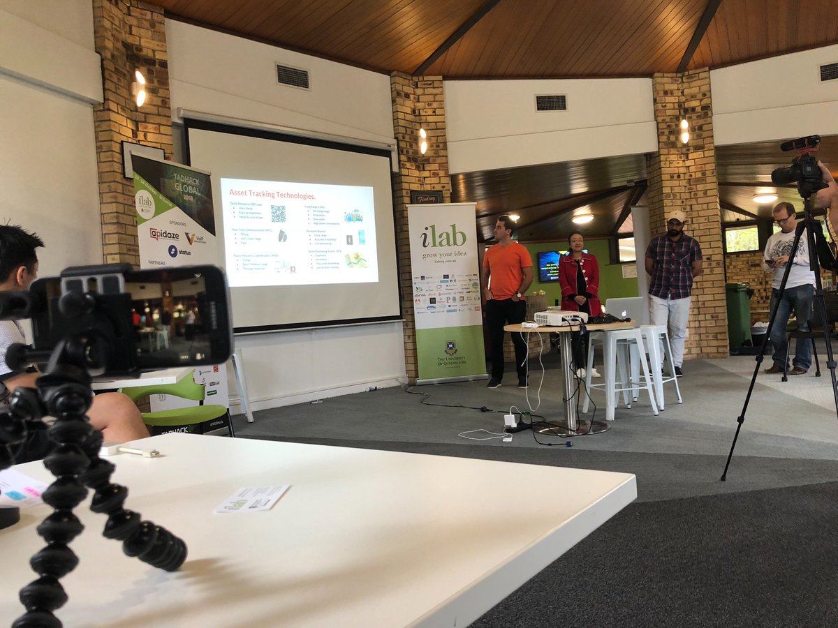 ianmconnor's tweet photo. Team Beacon: pitching loss prevention with QR codes and iBeackns at @tadhackbne https://t.co/pCka8IQK1z