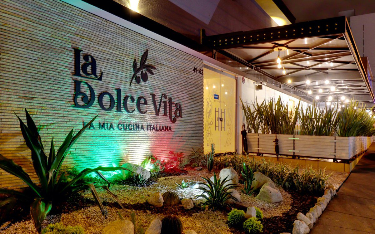 Fusense's tweet photo. #LaDolceVita, #Fotografía de #arquitectura para #restaurante. Proyecto de #iluminación ejecutado por #Decoled. #Bucaramanga #Colombia https://t.co/lL9ffB4msA https://t.co/WCvB8KkZ9A