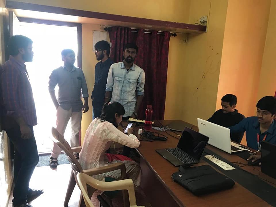 sparkouttech's tweet photo. Beginning of DAY 2 with positive vibes🙂😃🙂 COUNT DOWN begins😎😎😎
visit: https://t.co/QEvtnWM2Dv
#hackathon18 #hackathon #sparkouttech #coimbatore https://t.co/yC2ufmq3hh