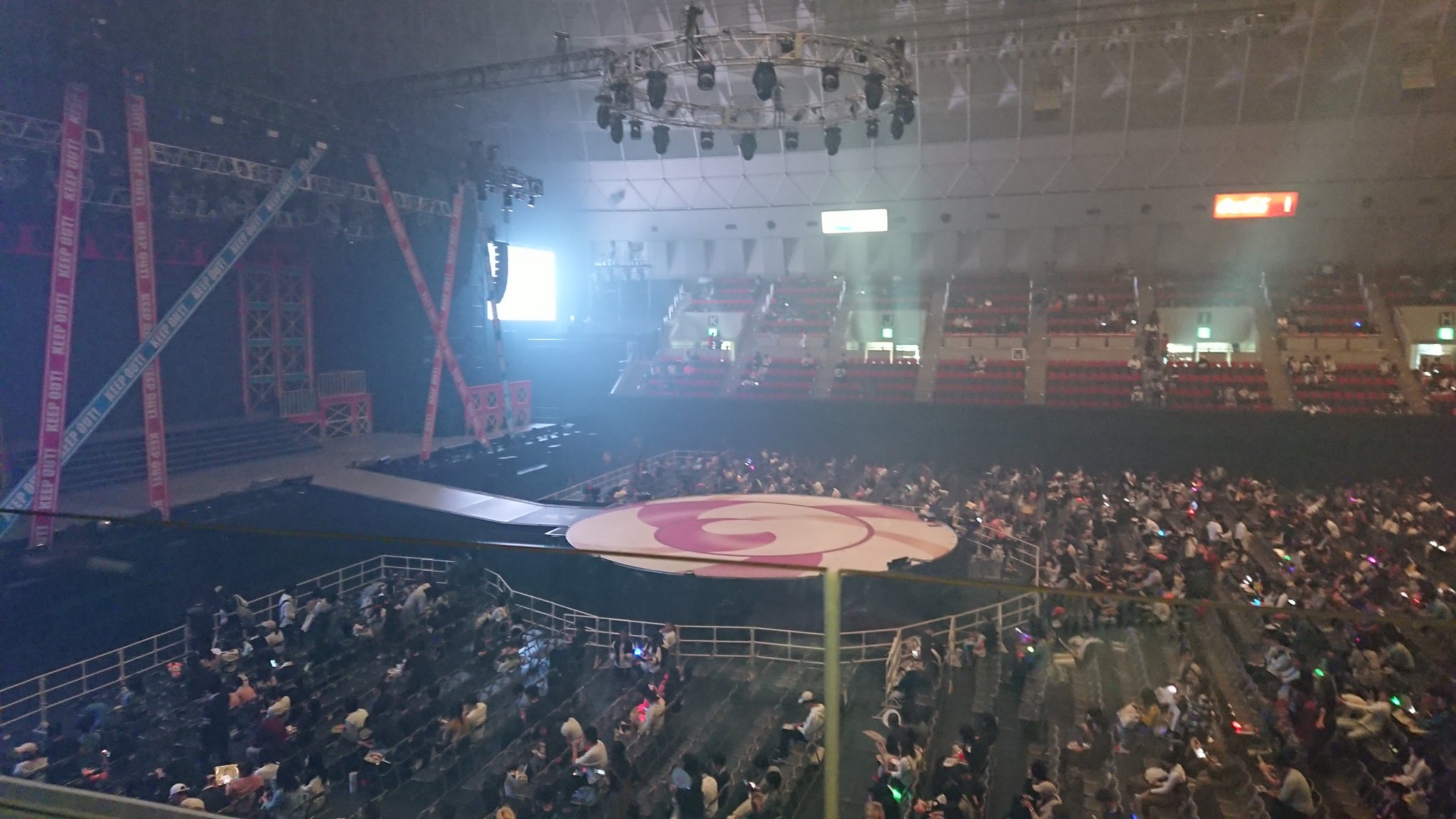 ちゃい るる まめちぃ Jam Twiceアリーナツアー At 神戸ワールド記念ホール ボックス席一列目 ソファーふかふか 笑 意外と良席でした T Co Zax2hz5kcr Twitter