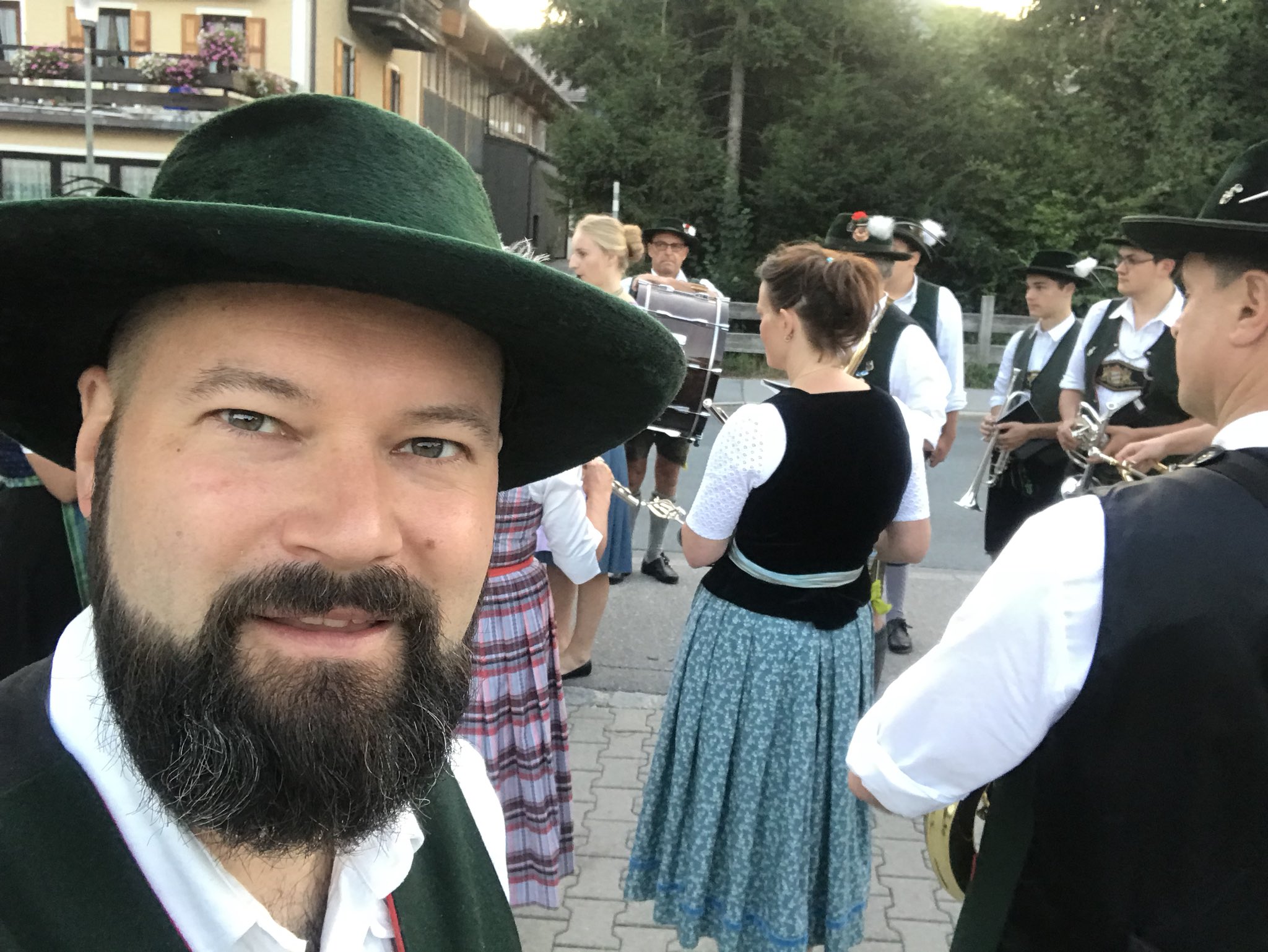 Christoph Fetzer on Twitter 