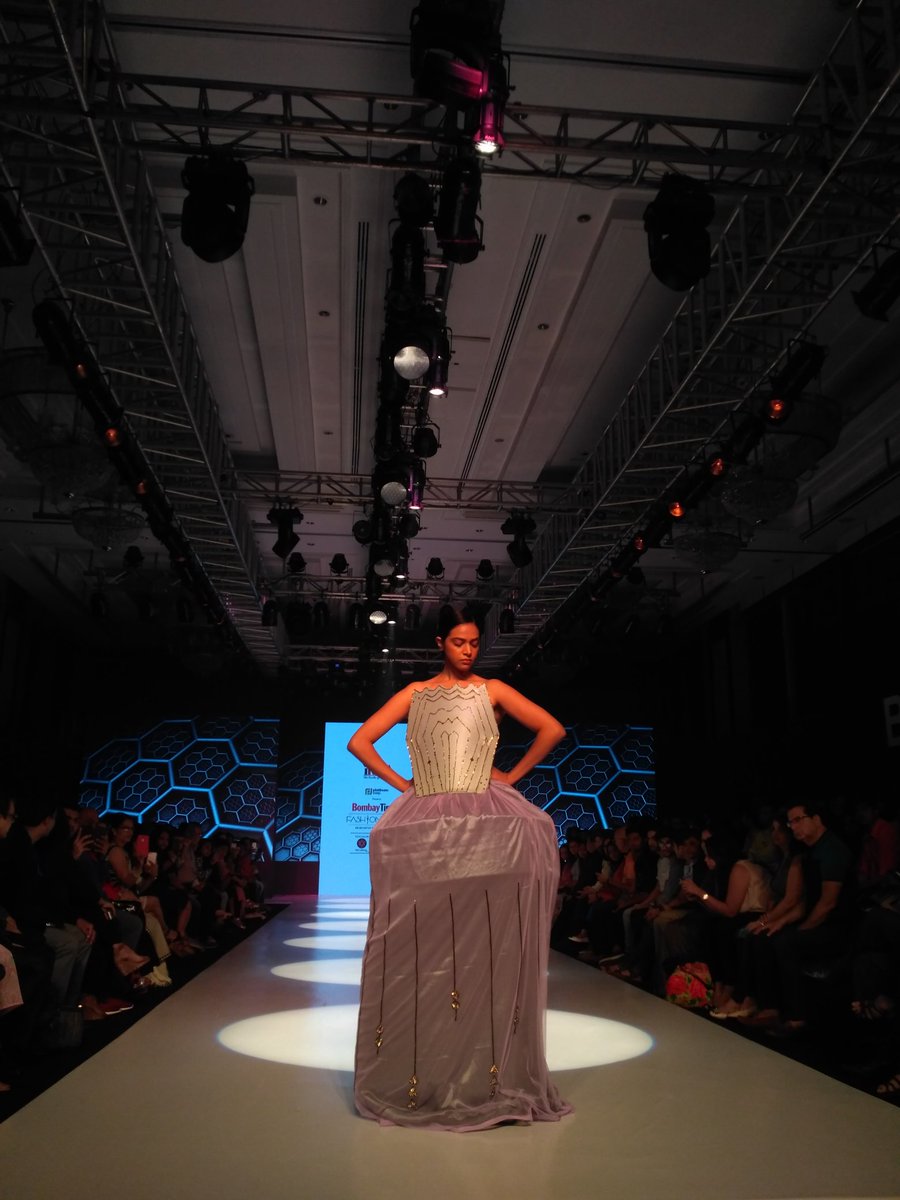 TimesFashionWk's tweet photo. Elegant.
@MenkaRai1 #INIFDBandra #Geometry #BombayTimesFashionWeek #BTFW2018 https://t.co/s7WGjYoW3F