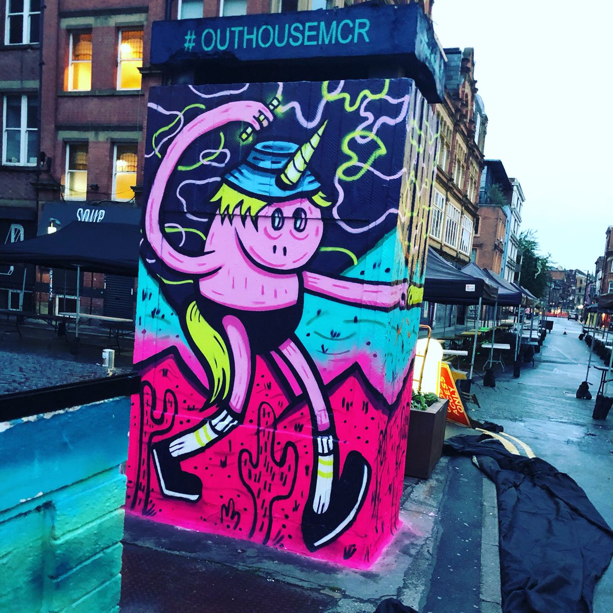 _makersmarket's tweet photo. Good morning Manchester!
You know the drill.....
Over 90 of Manchesterβs very finest artisans showcasing their wares on Stevenson square TODAY!
Live DJ set!
Make your Sunday matter!
Event deets:
Stevenson square,
Northern Quarter,
Manchester
M1 1DB
11am - 5pm https://t.co/uKQOhBJq7X