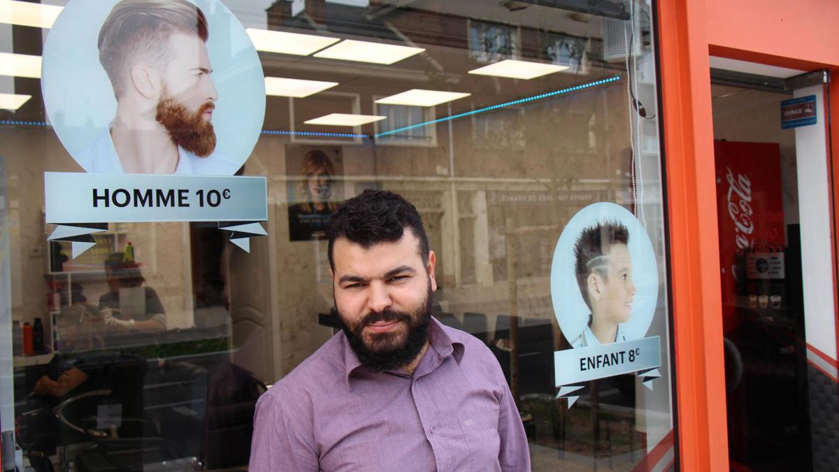 CourrierPicard's tweet photo. Les coiffeurs s’arrachent les cheveux face aux salons #lowcost
https://t.co/0SBcwyjkQ3 https://t.co/NE6P5bUl60