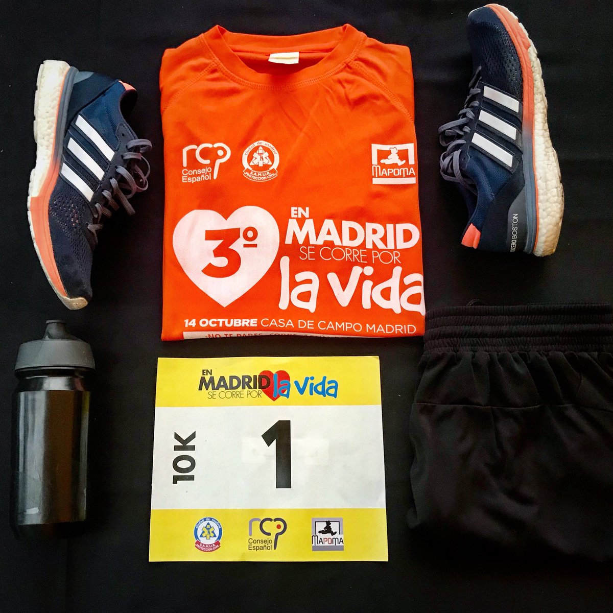 AD_MAPOMA's tweet image. #KitRunner preparado para la tercera edición de “En Madrid Se Corre por la Vida” 💪🏻
Recordad que a las 10:00h arrancamos en la Avenida Principal del Recinto Ferial de la Casa de Campo!🤘🏻#MadridPorLaVida 💛