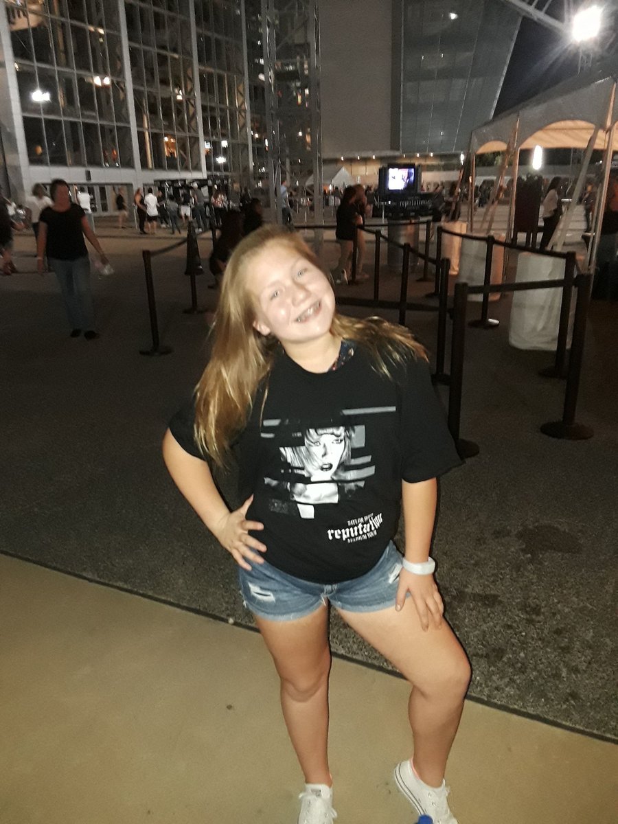 Mrs_CMartin's tweet photo. Last Taylor Swift post, I promise!!
"Mom, this was the best night EVER!!" Happy Mommy!! Thank you, @LibertyWingspan for this opportunity for both of us!! #momanddaughter #memories #forever https://t.co/ktnyKVFzvs