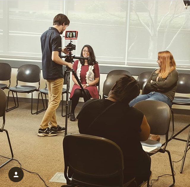 MegKrantz_Pro's tweet photo. Hey look - behind the scenes image of my new music video "The Waiting Room!"
#MusicVideo #Countdown #hashtagfordays #megankrantzproject #SeattleWashington #musicforlife #artistsforlife #SundayFunday #sundaymotivation #sundaymorning #originalcomposition #filmmakers #shoreline https://t.co/yHlcWrPM7g