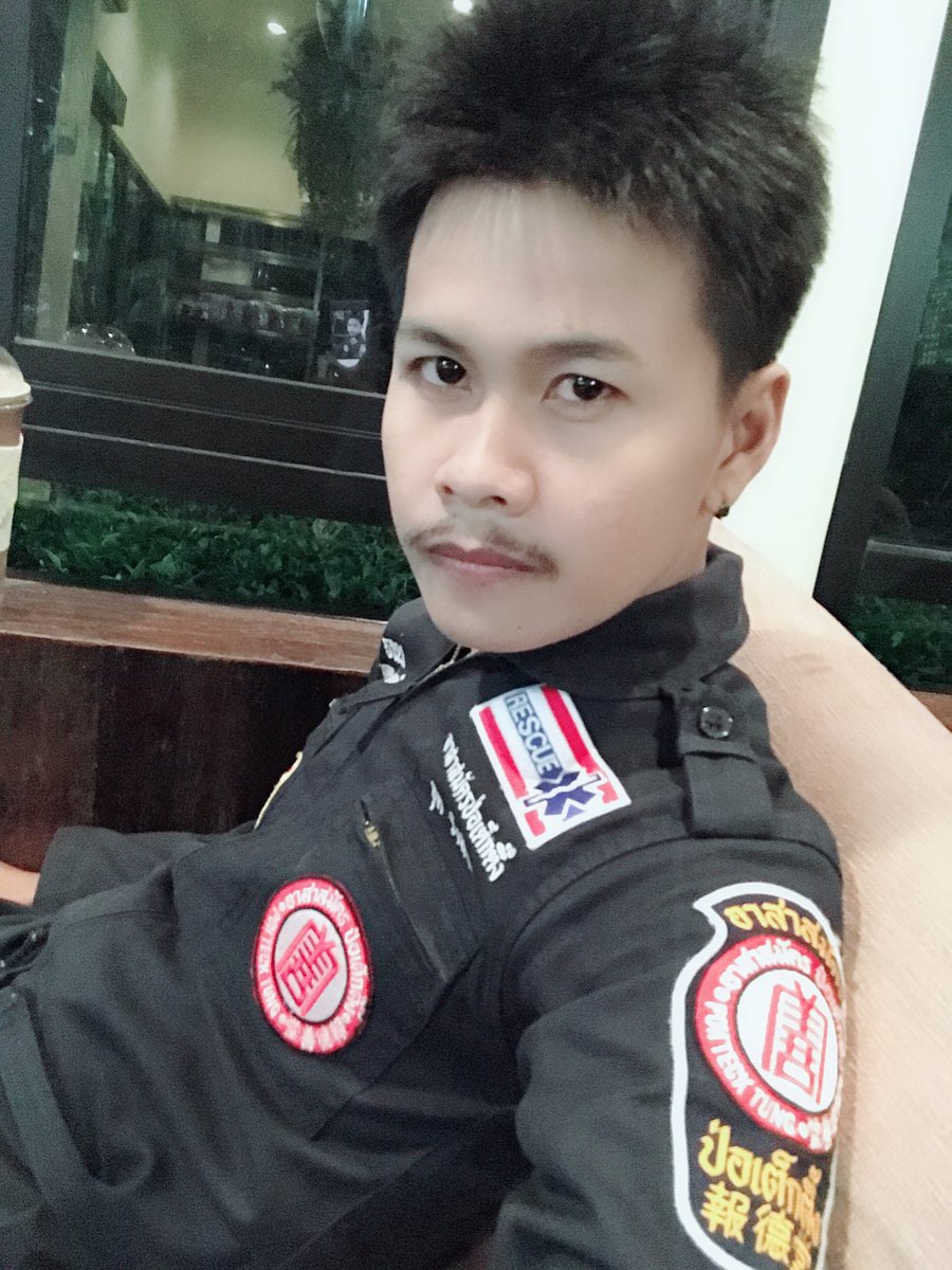 hanami_nu's tweet photo. วันนี้ขอ #ทำหน้าเข้มหน่อย.  บางอย่างก็เป็นพื้นที่ส่วนตัว... ถ้าไม่ #พูดอะไรออกไปบ้า. " มันจะขึ้นหน้า ". #สิว...... #ออกอาสาอยู่นะ https://t.co/8SF8THSr9q