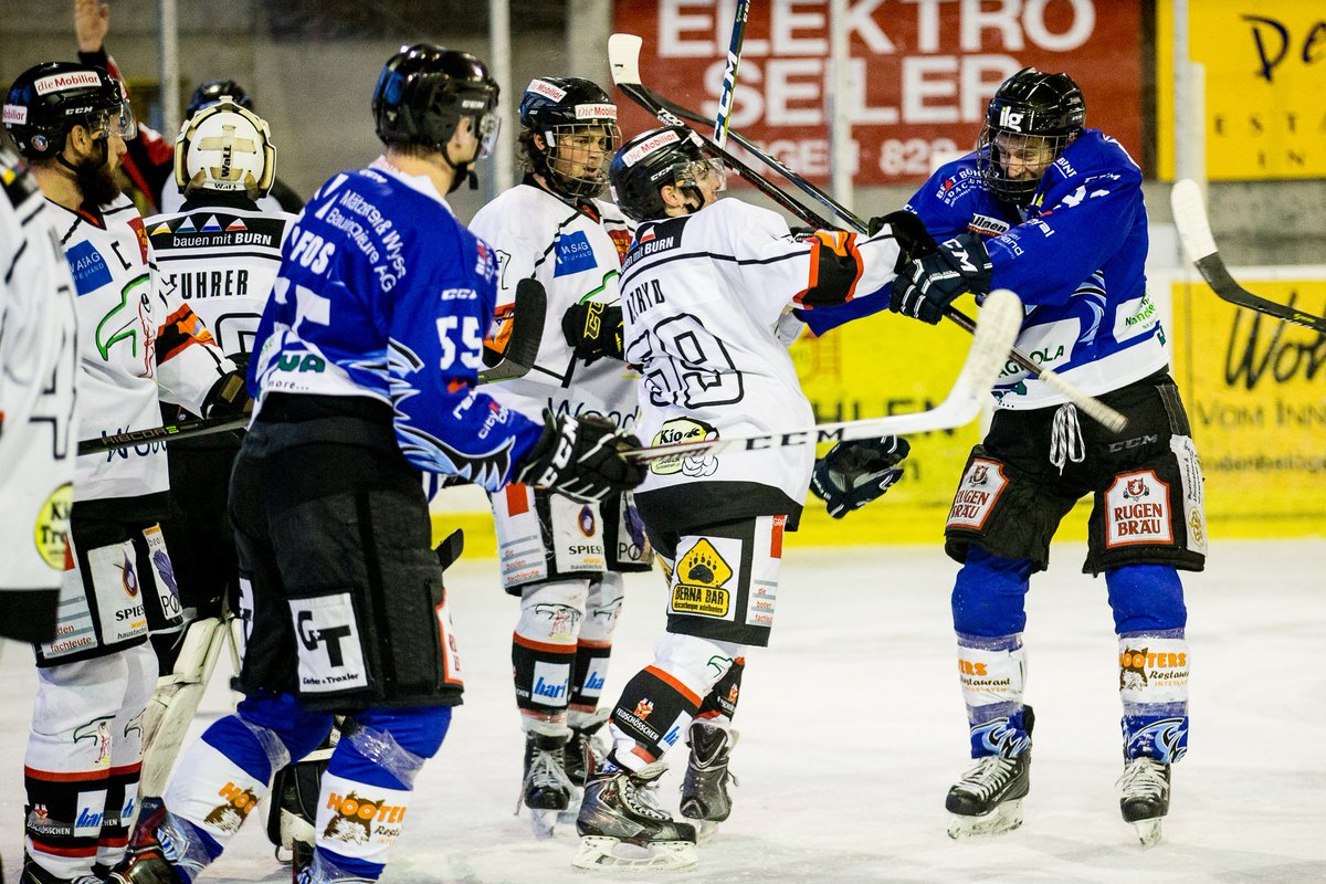 plattformj_ch's tweet image. Auch in der neuen Saison gelingt dem #SCUI weiterhin kein Sieg gegen den #EHCAdelboden. Dabei war das Team von Philippe Kunz nahe dran – und führte gar mit 2:0. Die Adelbodner entscheiden die Partie mit zwei Treffern im letzten Drittel zum 3:5-Endstand. ow.ly/x56K30mdVc8