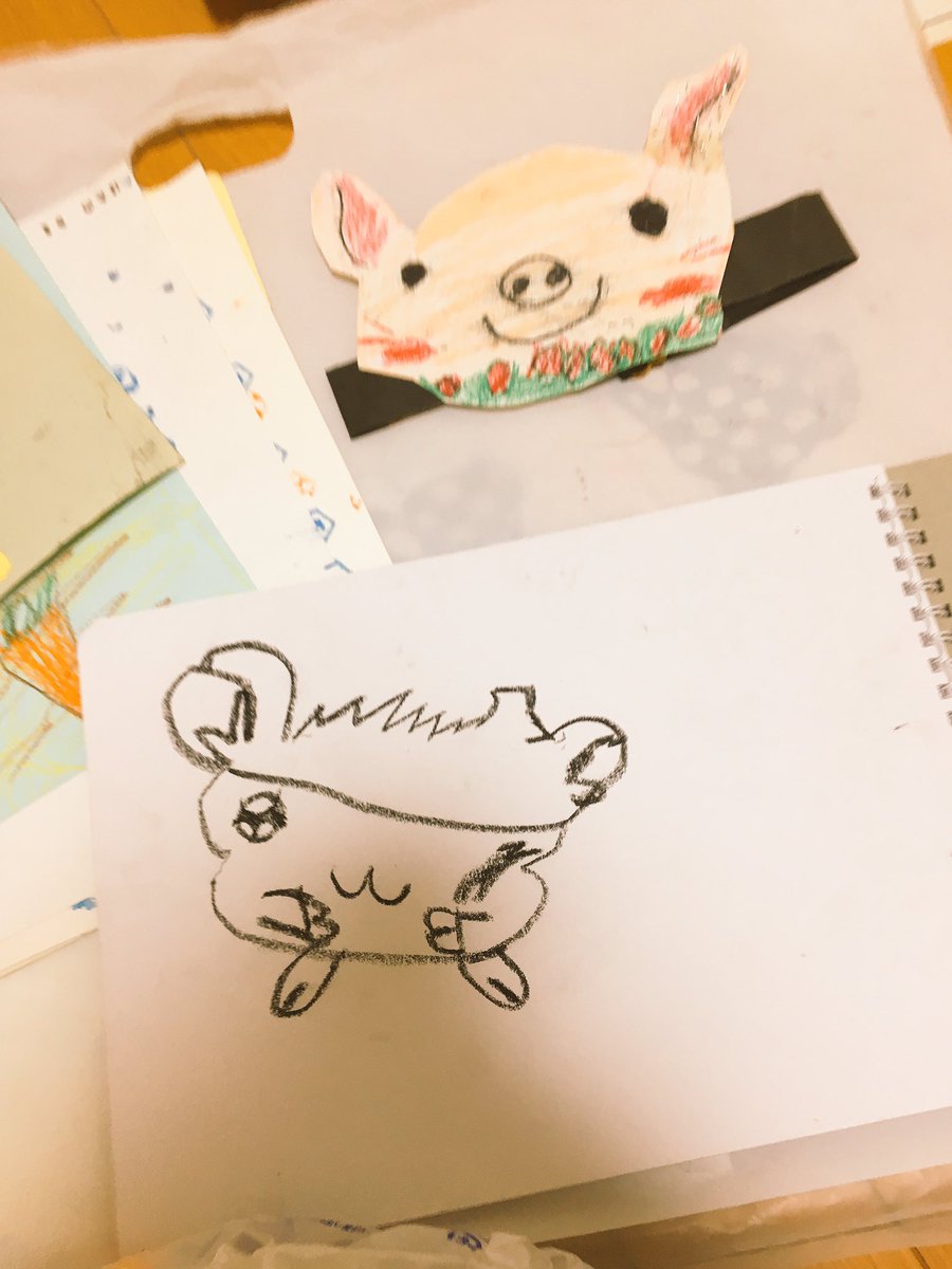 引越しのために整理してたらチビの頃の絵!!!がでてきた…
ハム太郎は幼稚園のやつ 