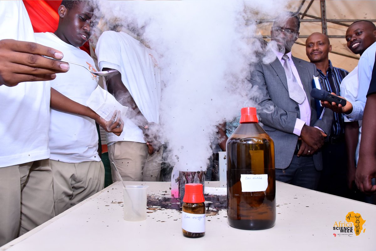 SASMauritanie's tweet photo. Revivez avec nous la SAS déjà célébrée dans quelques pays : #Burundi, le 01/10/2018 - des innovations brillantes, ainsi que d'autres activités tournant au tour de la Technologie&Innovation!
#NEF,#Burundi,#ASW2018,#SASMauritanie,#BCI, #RJSM,#DiasporaRIM, #HadinaRimTic,. https://t.co/6CNdK9EbPB