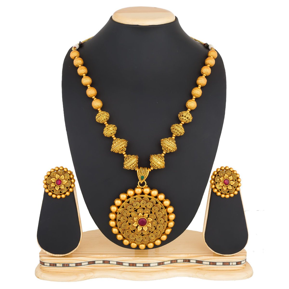 craftnshop's tweet photo. This Navratri, Looking for Religious Jewelry Sets ?? You are Just a Click Away !!
Click to Order Now :- https://t.co/F8VMdiH4z9
#jewelries #jewelryaddict #jewelrydesign #jewelrydesigner #jewellery #necklace #necklaces #earrings #templejewelry #jewelrylover https://t.co/KnAsSuOlOE