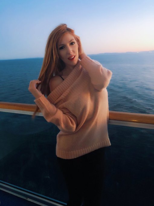 Early morning! 😊 still in Canada! https://t.co/gZ5z4lkJp6<a href="/tag/realitykings"class="tags"><span>#realitykings</span></a><a href="/tag/laurenphillips"class="tags"><span>#laurenphillips</span></a><a href="/tag/wednesdaymorning"class="tags"><span>#wednesdaymorning</span></a>