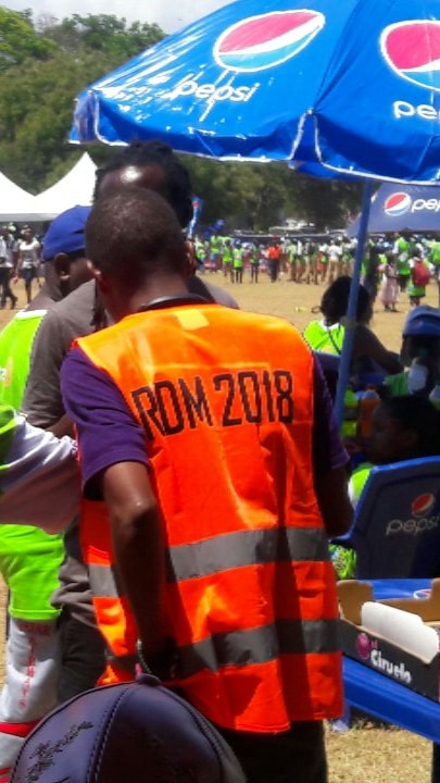 Ghaamid_Mavura's tweet photo. If you see these kinda jerseys( reflectors) written #RDM2018 then don't hesitate to ask them anything, they're the volunteers, we are here to serve you!! #RotaryDarMarathon2018 #BetheInspiration @D9211Rotaract @rotaract @DarMarathon https://t.co/9JF7qnCt9N https://t.co/PhAFAlGvqc https://t.co/DSkGTpPcLG