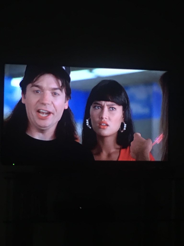 PastTenseOfJav's tweet photo. No Stairway? Denied!
#SundayNightDoneRight https://t.co/xZQCxq0pp3