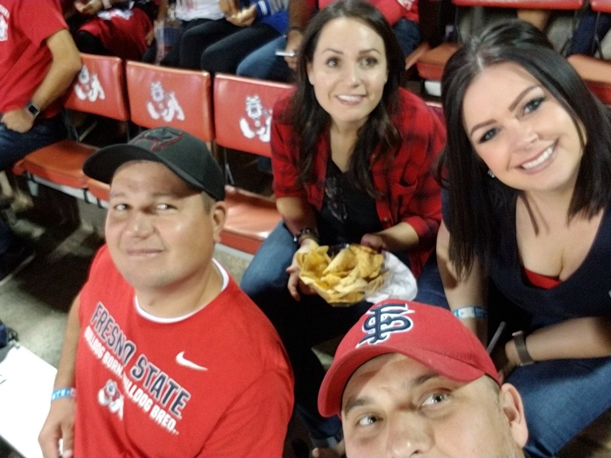 restsupplyant's tweet photo. Go dogs! #dogs https://t.co/2KiCES2gJr