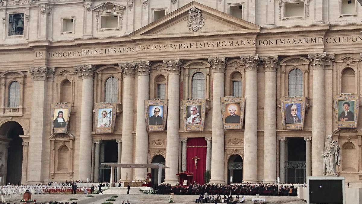 GMussner's tweet photo. Canonization of bishop #OscarRomero in Rome
#catholic #Mussner #statuary https://t.co/UPCmLYyFgA