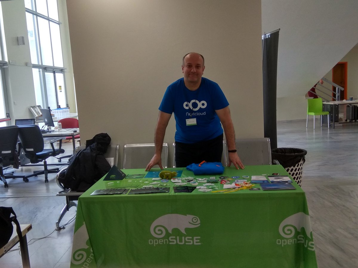 eiosifidis's tweet photo. 2η μέρα στο @Fosscomm2018 και έχουμε ακόμα αυτοκόλλητα και όχι μόνο. Περάστε να πάρετε @openSUSE @gnuhealth @gnusolidario @Nextclouders @gnome @only_office. Ο @PanteleimonSar λείπει για workshop. Να πάτε να τον δείτε και να μου πείτε τι είπε https://t.co/Cu3OPW317c