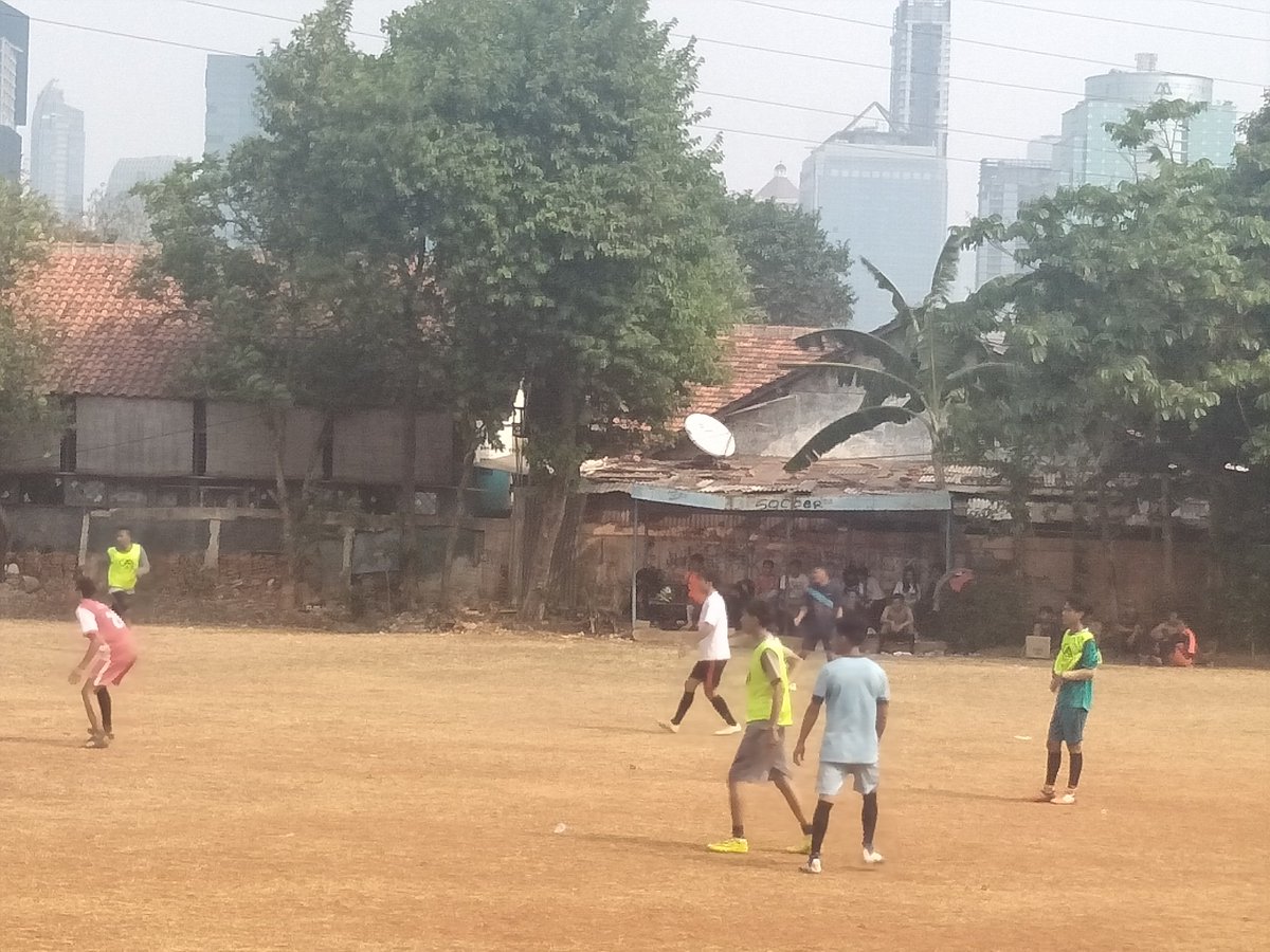 Tititentrem1's tweet photo. lapangan pejompongan. 
#groundhopping https://t.co/c2BM0cJn5f