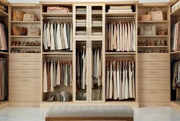 Tojimato's tweet photo. SWEET DREAMS (ARE MADE OF THIS)—
Tips tukar wardrobe jadi work of art:
1-Kenal pasti tona majoriti pakaian anda
2-Pilih satu-dua warna berona sama untuk digantung, contoh krim dan nude
3-Pilih hanger yang sama
4-Asingkan top dan bottom untuk keseragaman https://t.co/8SrR7YuS8R