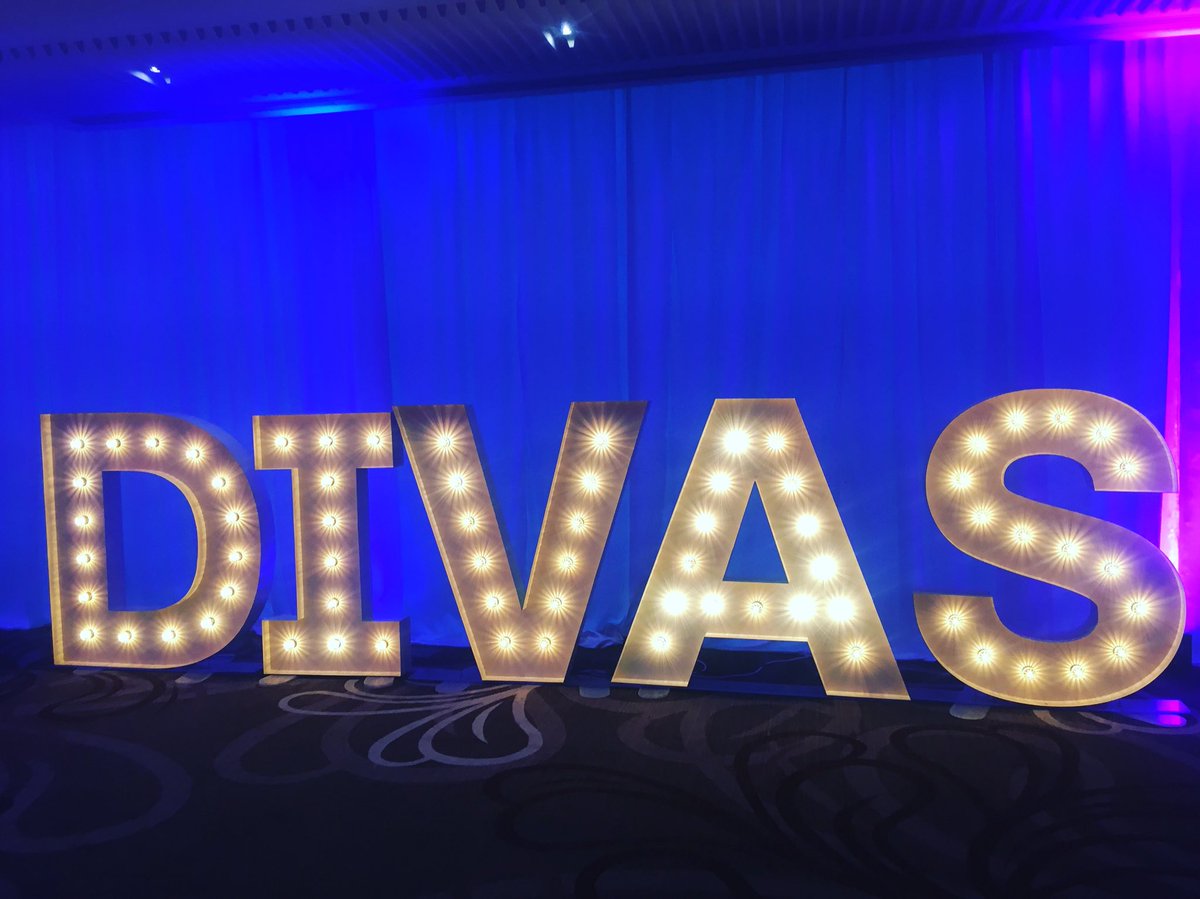 DivasNorthEast's tweet photo. Oh what a night #divas18 https://t.co/wjAQexTtiX