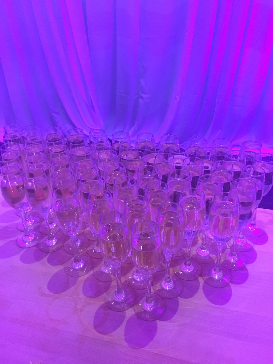 DivasNorthEast's tweet photo. Oh what a night #divas18 https://t.co/wjAQexTtiX