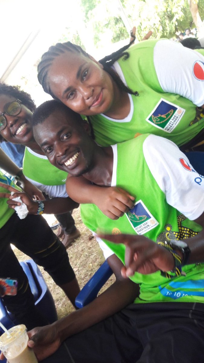 Ghaamid_Mavura's tweet photo. Congratulations to our Leader @D9211Rotaract @MwombekiA who managed finish the run of 21.1km at the #RDM2018 ! https://t.co/7yUtTOIyil