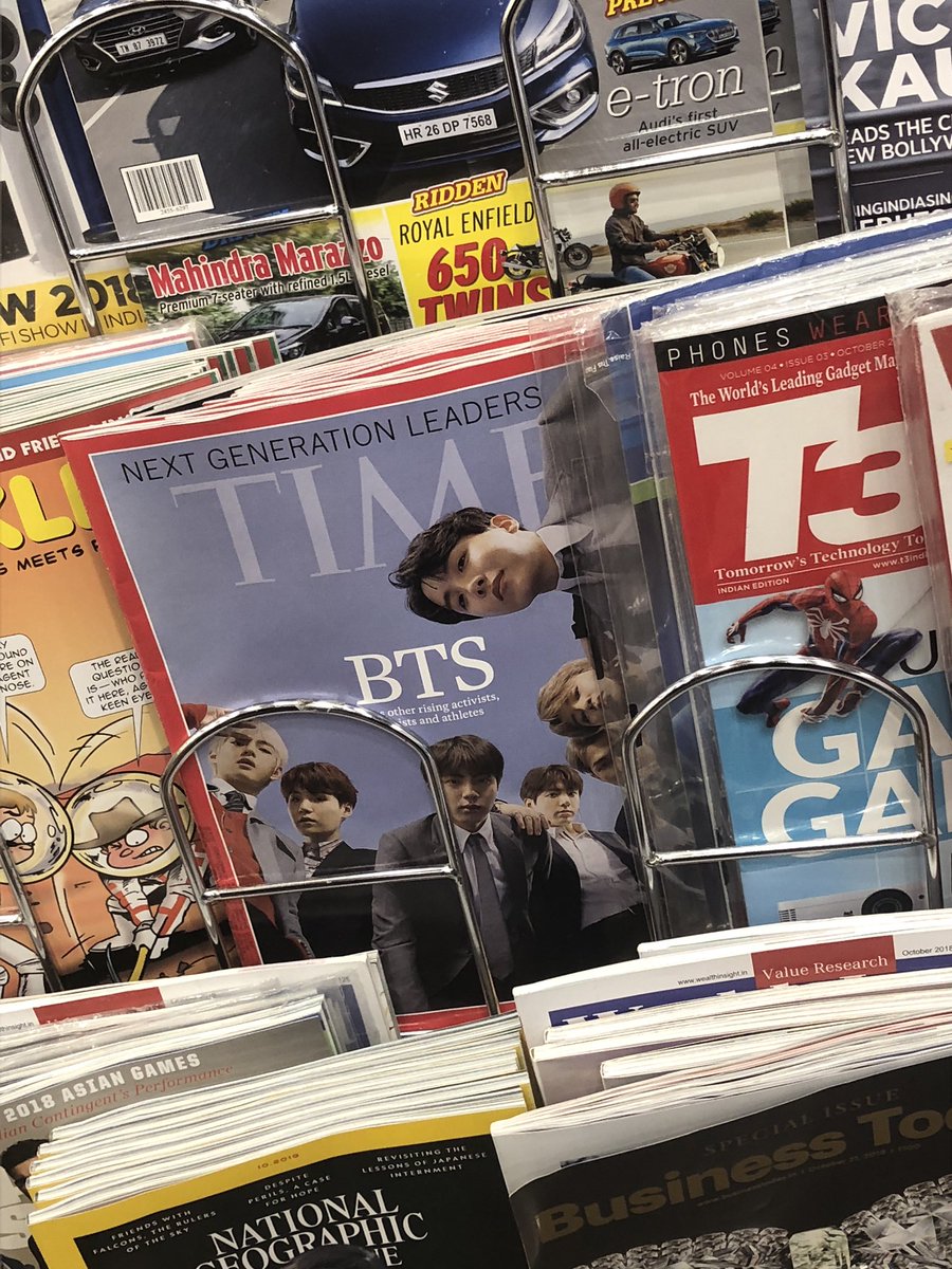 isha_twt's tweet photo. found our boys in crossword india @BTS_twt https://t.co/v3yEIhr532