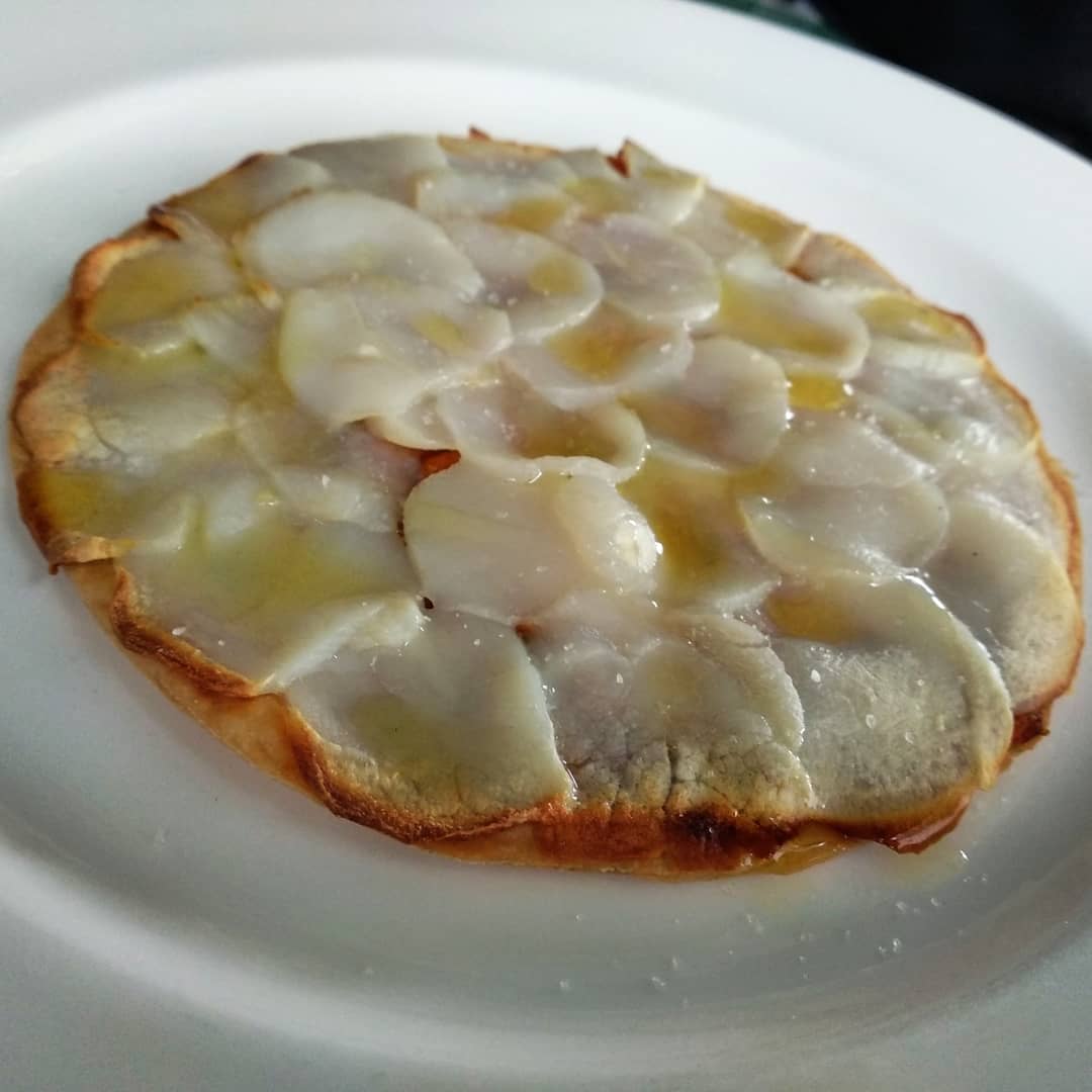 decuina's tweet photo. Tornen els #esmorzarsdeforquilla  dominicals! #amen 
#Tatin de tomate
#favetes amb rossinyols
#coca de vieiras
#brandada con sardinas anxovades
By @gastromimix a @canolivero https://t.co/CI6tMaa3kF