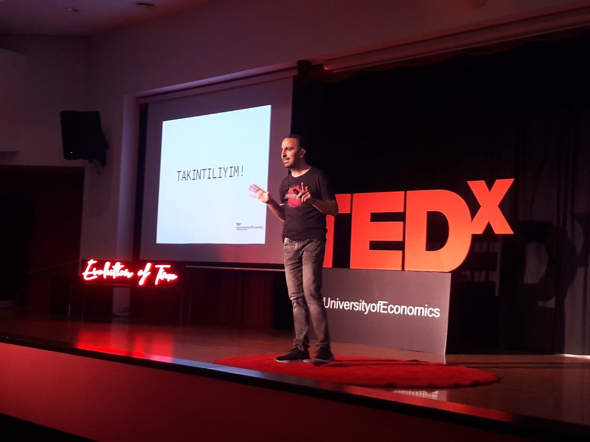 tedxiue's tweet photo. Üçüncü konuşmacımız Taylan Özgür Demirkaya TedxIzmiruniversityofeconomics sahnesinde! ⏳❌ @taylandemirkaya #tedxizmiruniversityofeconomics https://t.co/P327lSohKr