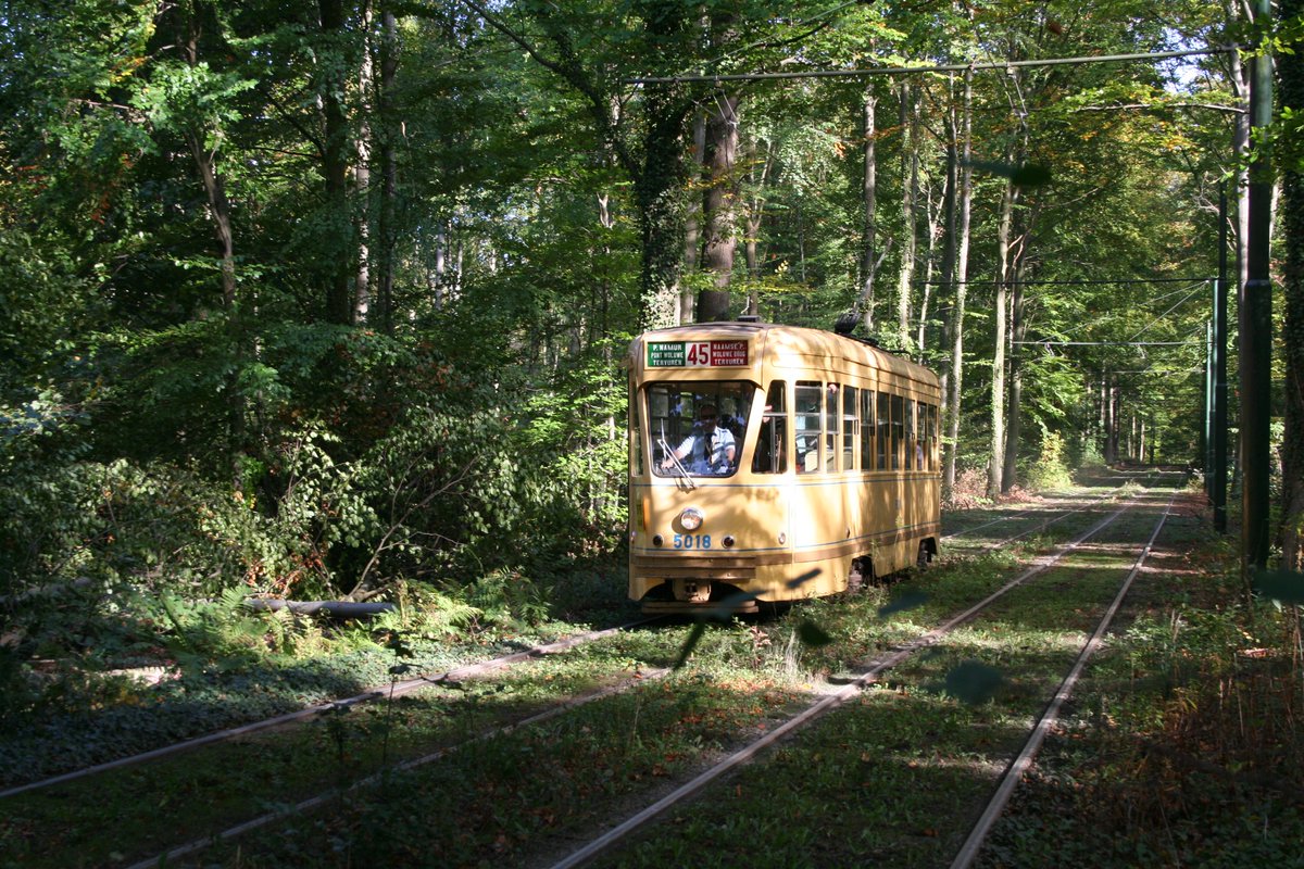 musee_du_tram's tweet photo. Envie d'une excursion après l'accomplissement de votre devoir citoyen ? Choisissez le #trammuseumbrussels ! Nous sommes ouverts de 13 à 17h #Elections2018 #Bruxelles https://t.co/Na8d85CwYj