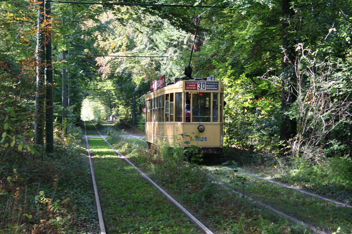 Tram_Museum's tweet photo. Een verzetje nodig na het vervullen van je burgerplicht? Kies dan voor het #trammuseum ! Wij zijn vandaag open van 13 tot 17 uur #VK18 #Brussel https://t.co/zMYa1VUntz